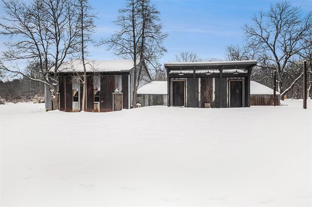 Builiding view twenty one for 342 62Nd, South Haven, MI. 49090