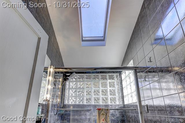 Builiding view thirty three for 122 Euclid, Royal Oak, MI. 48067