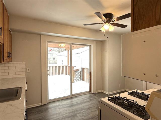 Builiding view thirteen for 2631 Liberty, Muskegon, MI. 49441