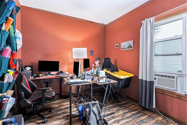 Builiding view eight for 709 Loomis, Ludington, MI. 49431