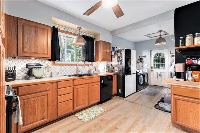 Builiding view four for 709 Loomis, Ludington, MI. 49431