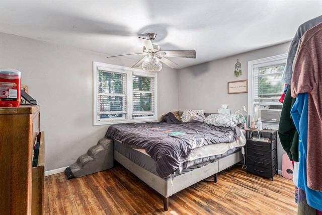 Builiding view seven for 709 Loomis, Ludington, MI. 49431