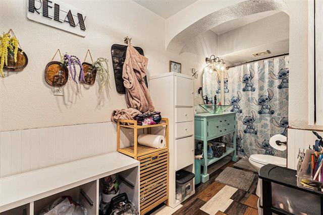 Builiding view six for 709 Loomis, Ludington, MI. 49431