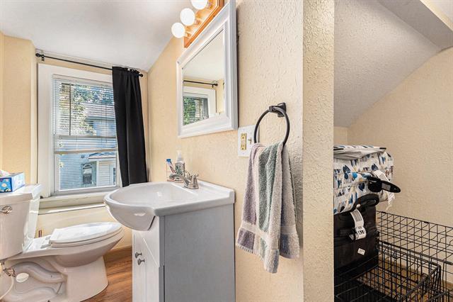 Builiding view twelve for 709 Loomis, Ludington, MI. 49431