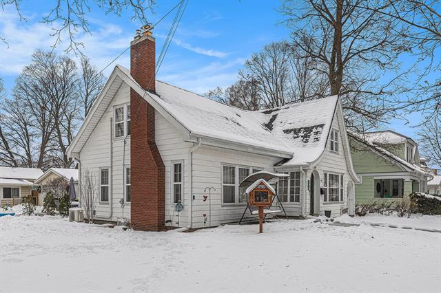 Builiding view twenty four for 218 Grove, Greenville, MI. 48838