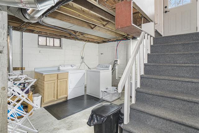 Builiding view fourteen for 314 14Th, Holland, MI. 49423