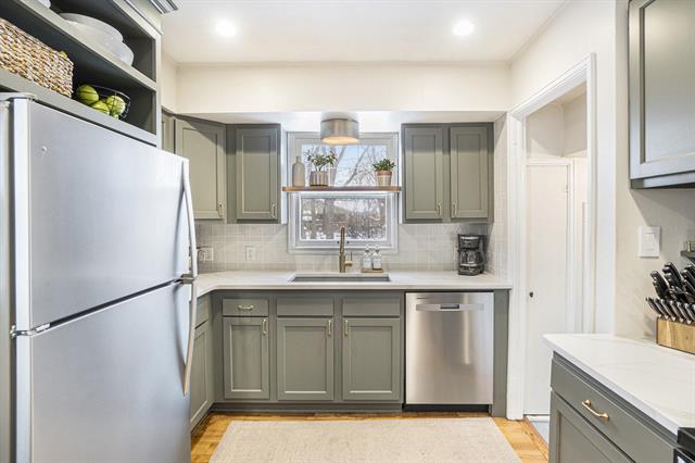 Builiding view seven for 314 14Th, Holland, MI. 49423