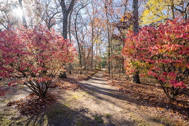 Builiding view forty one for 423 Fernwood, Muskegon, MI. 49442