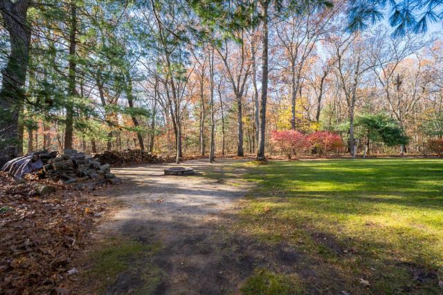 Builiding view forty seven for 423 Fernwood, Muskegon, MI. 49442