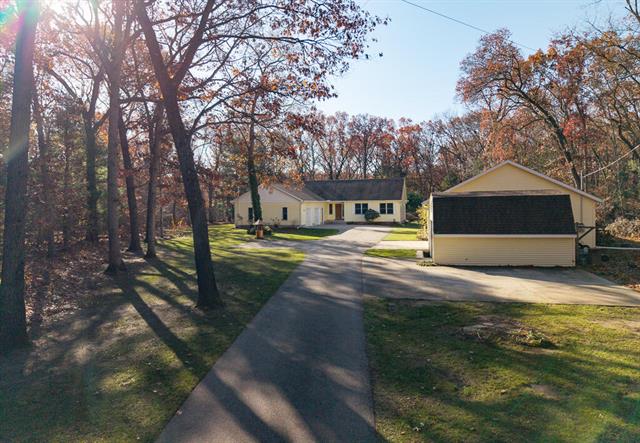 Builiding view forty two for 423 Fernwood, Muskegon, MI. 49442