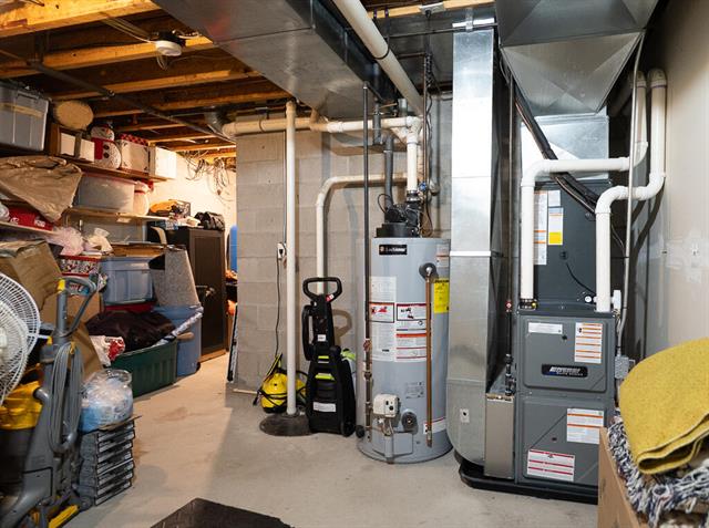 Builiding view thirty four for 423 Fernwood, Muskegon, MI. 49442