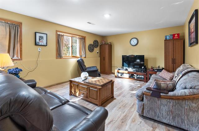 Builiding view twenty eight for 423 Fernwood, Muskegon, MI. 49442