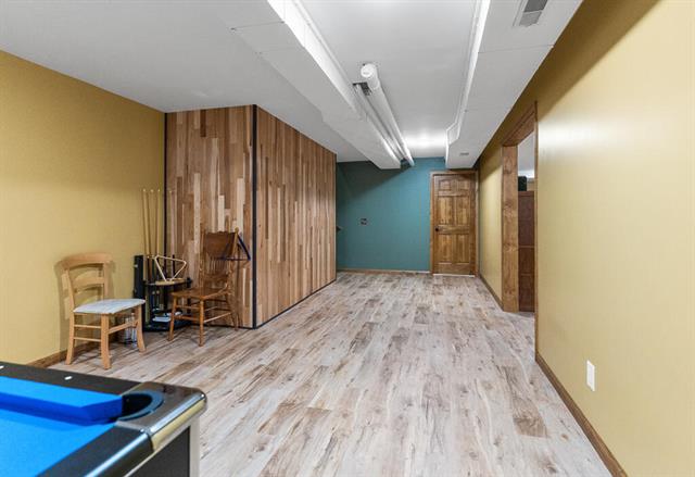 Builiding view twenty seven for 423 Fernwood, Muskegon, MI. 49442