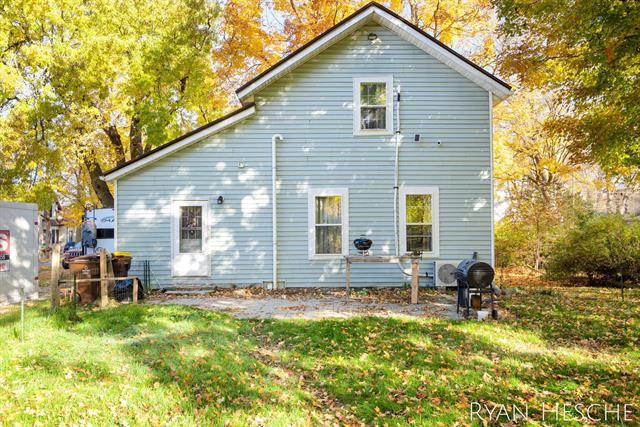 Builiding view eight for 150 Main, Saranac, MI. 48881