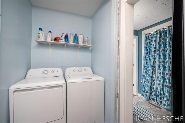 Builiding view eighteen for 150 Main, Saranac, MI. 48881