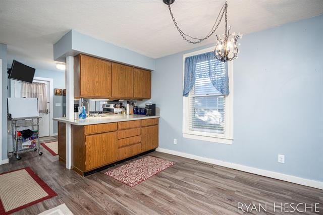 Builiding view ten for 150 Main, Saranac, MI. 48881