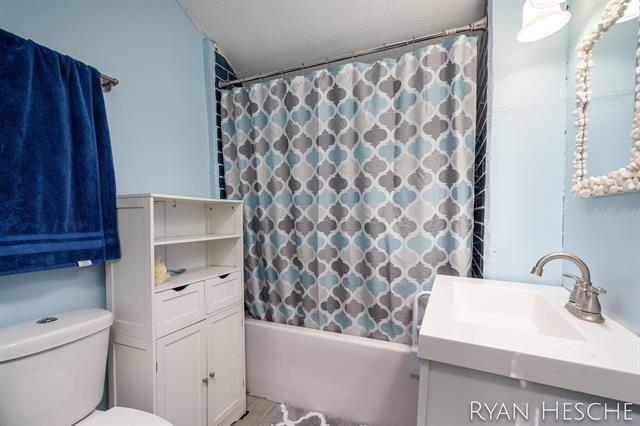 Builiding view twenty two for 150 Main, Saranac, MI. 48881