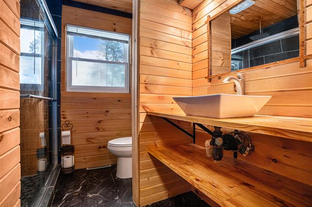 Builiding view fourteen for 69705 Eisenhower, Sturgis, MI. 49091