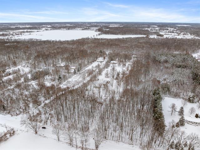 Builiding view forty five for 3155 Cowboy Cove, Ionia, MI. 48846