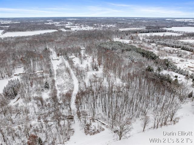 Builiding view forty four for 3155 Cowboy Cove, Ionia, MI. 48846