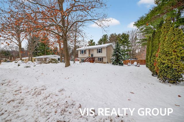 Builiding view eight for 19210 Glendale, Spring Lake, MI. 49456