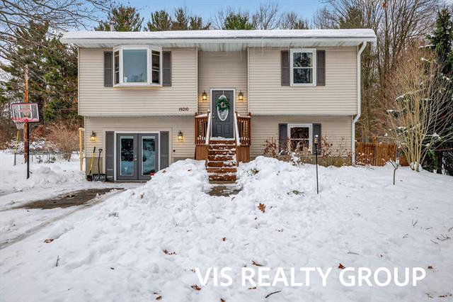 Builiding view fifty nine for 19210 Glendale, Spring Lake, MI. 49456