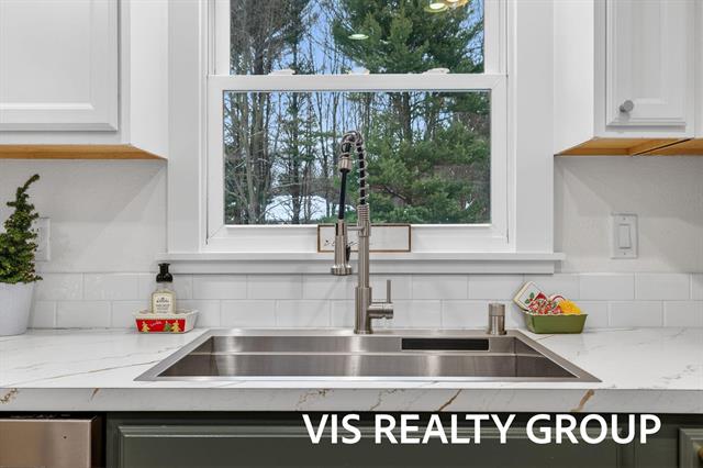 Builiding view nineteen for 19210 Glendale, Spring Lake, MI. 49456