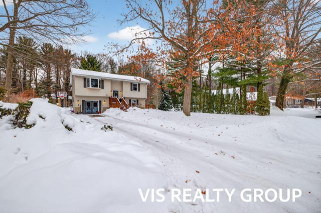 Builiding view one for 19210 Glendale, Spring Lake, MI. 49456