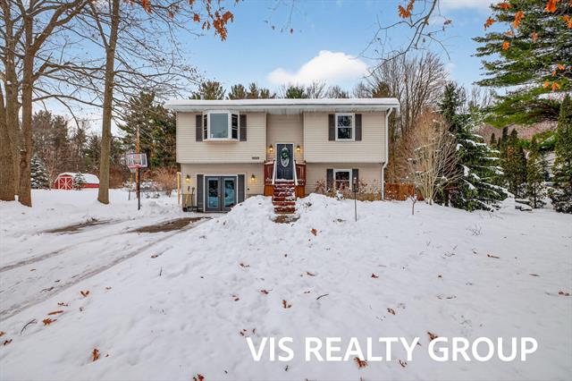 Builiding view sixty for 19210 Glendale, Spring Lake, MI. 49456