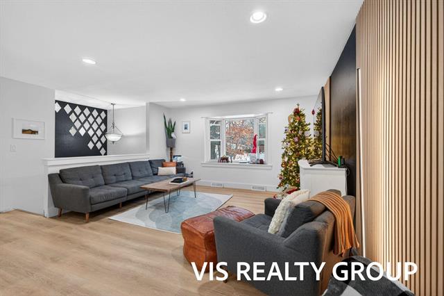 Builiding view twenty two for 19210 Glendale, Spring Lake, MI. 49456