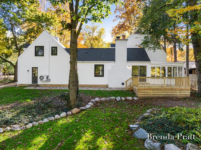 Builiding view forty five for 2559 Alger, Grand Rapids, MI. 49546