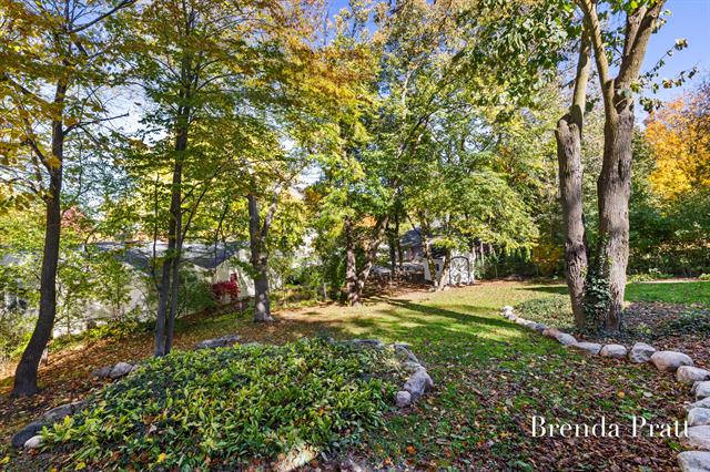 Builiding view forty four for 2559 Alger, Grand Rapids, MI. 49546