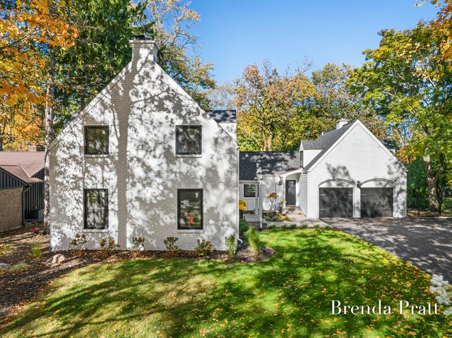 Builiding view forty nine for 2559 Alger, Grand Rapids, MI. 49546