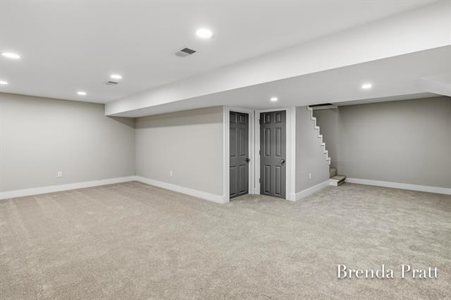 Builiding view forty one for 2559 Alger, Grand Rapids, MI. 49546