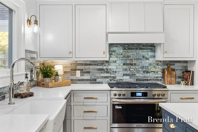 Builiding view six for 2559 Alger, Grand Rapids, MI. 49546