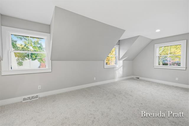 Builiding view thirty four for 2559 Alger, Grand Rapids, MI. 49546