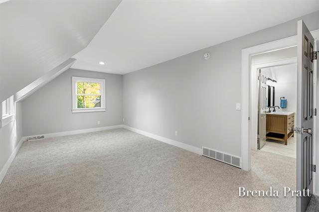 Builiding view thirty for 2559 Alger, Grand Rapids, MI. 49546