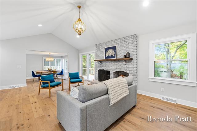 Builiding view twelve for 2559 Alger, Grand Rapids, MI. 49546