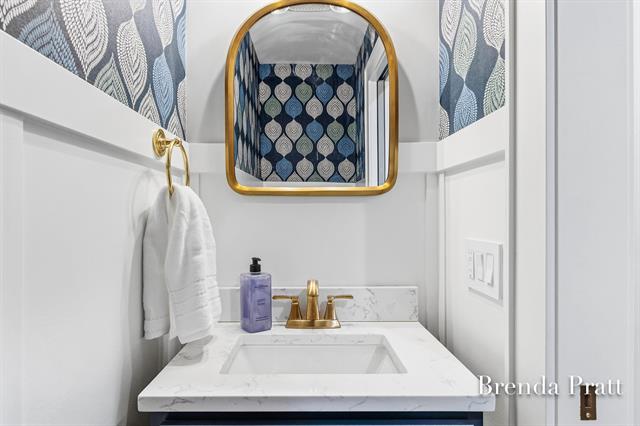 Builiding view twenty one for 2559 Alger, Grand Rapids, MI. 49546