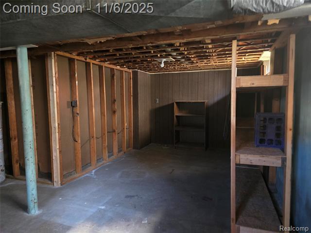 Builiding view nineteen for 629 N Campbell, Royal Oak, MI. 48067