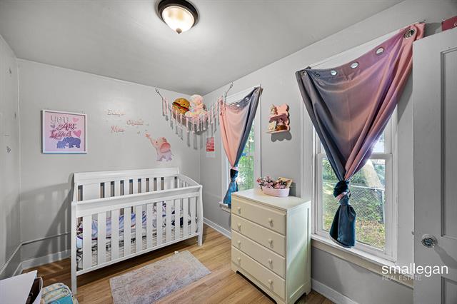 Builiding view seventeen for 1023 Pulawski, Grand Rapids, MI. 49504