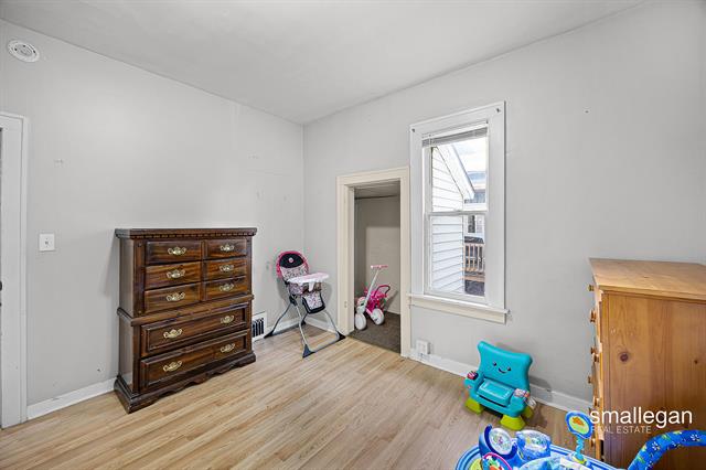 Builiding view sixteen for 1023 Pulawski, Grand Rapids, MI. 49504