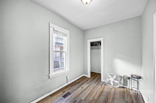 Builiding view ten for 1023 Pulawski, Grand Rapids, MI. 49504