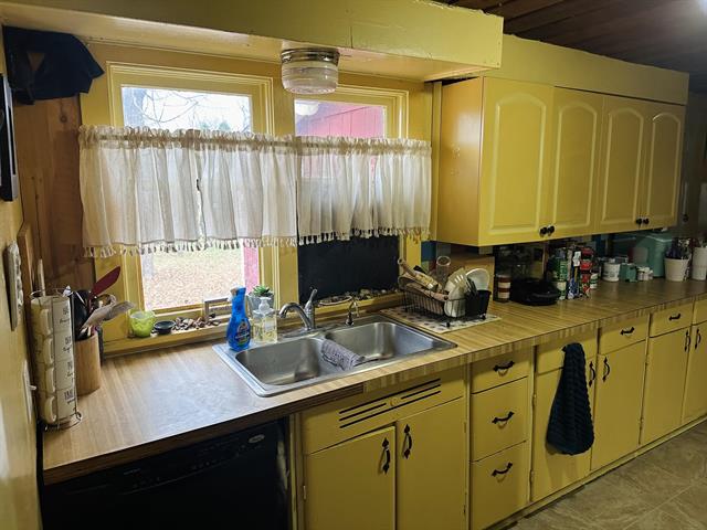 Builiding view eight for 404 Ellen, Union City, MI. 49094