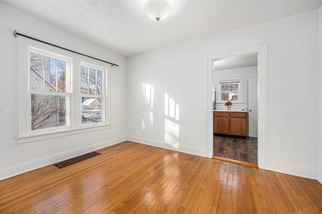 Builiding view eight for 1209 Cambridge, Kalamazoo, MI. 49001