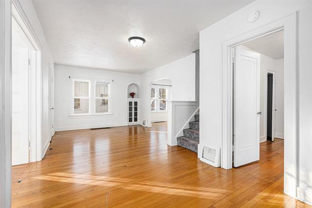 Builiding view four for 1209 Cambridge, Kalamazoo, MI. 49001