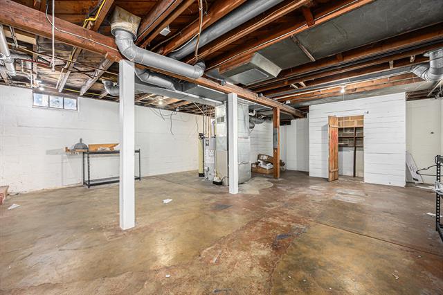 Builiding view nineteen for 1209 Cambridge, Kalamazoo, MI. 49001