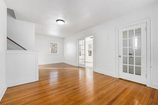 Builiding view six for 1209 Cambridge, Kalamazoo, MI. 49001