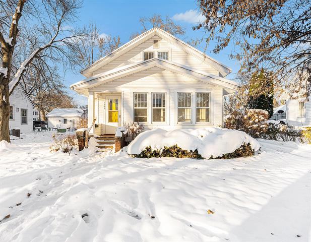 front view for 1209 Cambridge, Kalamazoo, Mi. 49001