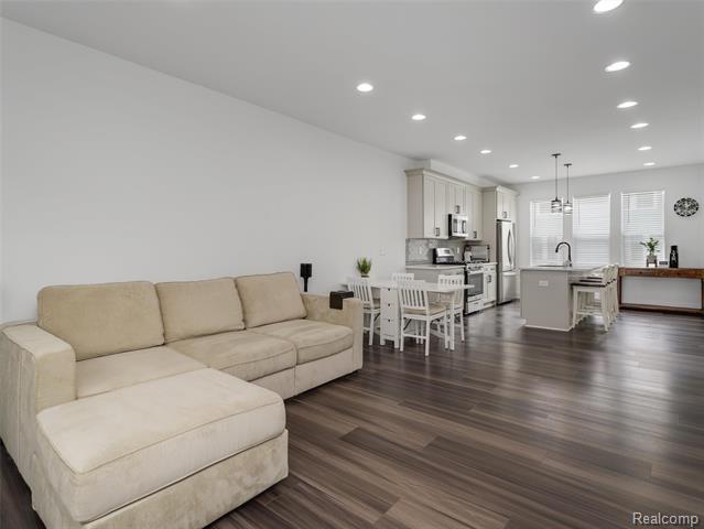 Builiding view nine for 2926 Artemis, Troy, MI. 48085